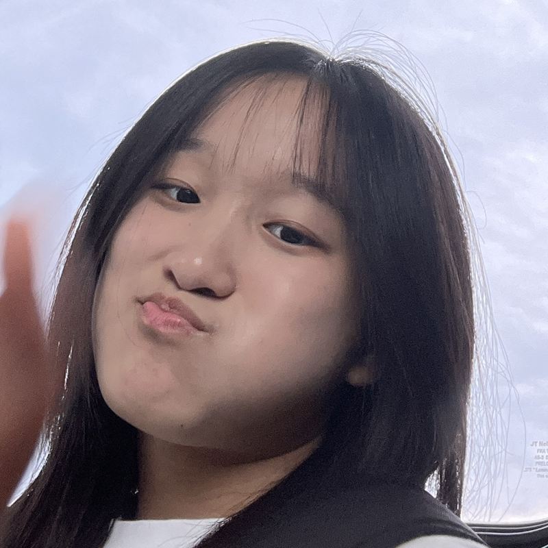 지하철에서 볼 빵빵하게 부풀린 공주님